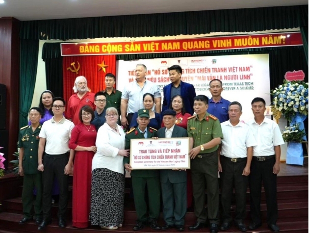 Lễ tiếp nhận “Hồ sơ Chứng tích Chiến tranh Việt Nam”